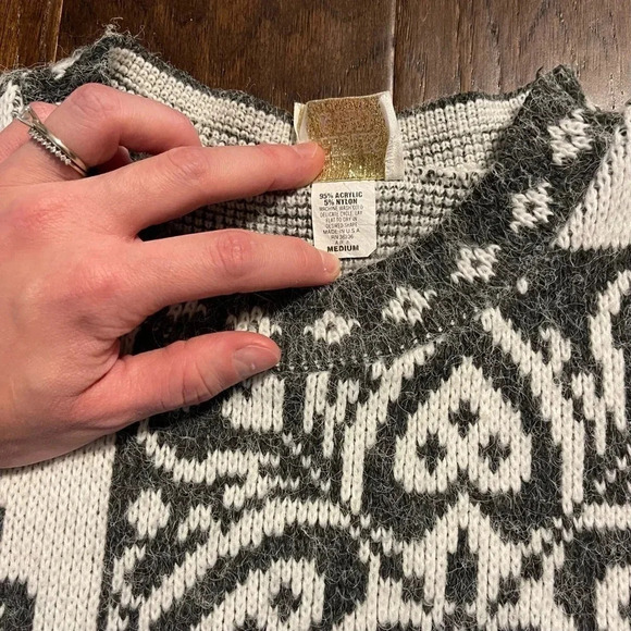 Vintage Needles Yarn Ornate Snowflake Geometric Sweater Made In USA - Picture 8 of 8